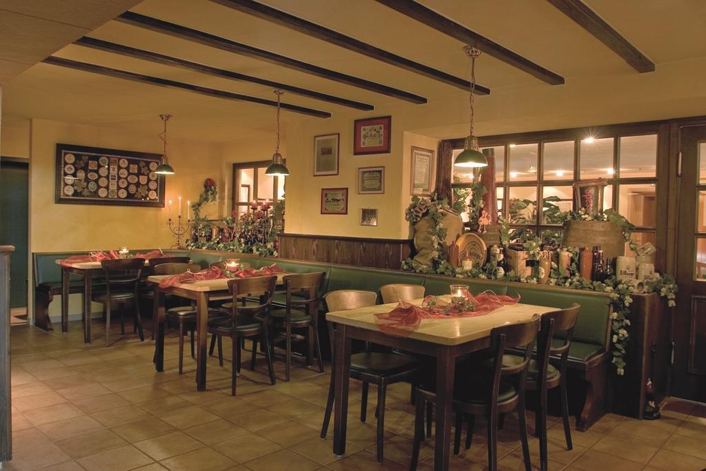 Hotel Und Landgasthof Zum Bockshahn Spessart  Экстерьер фото