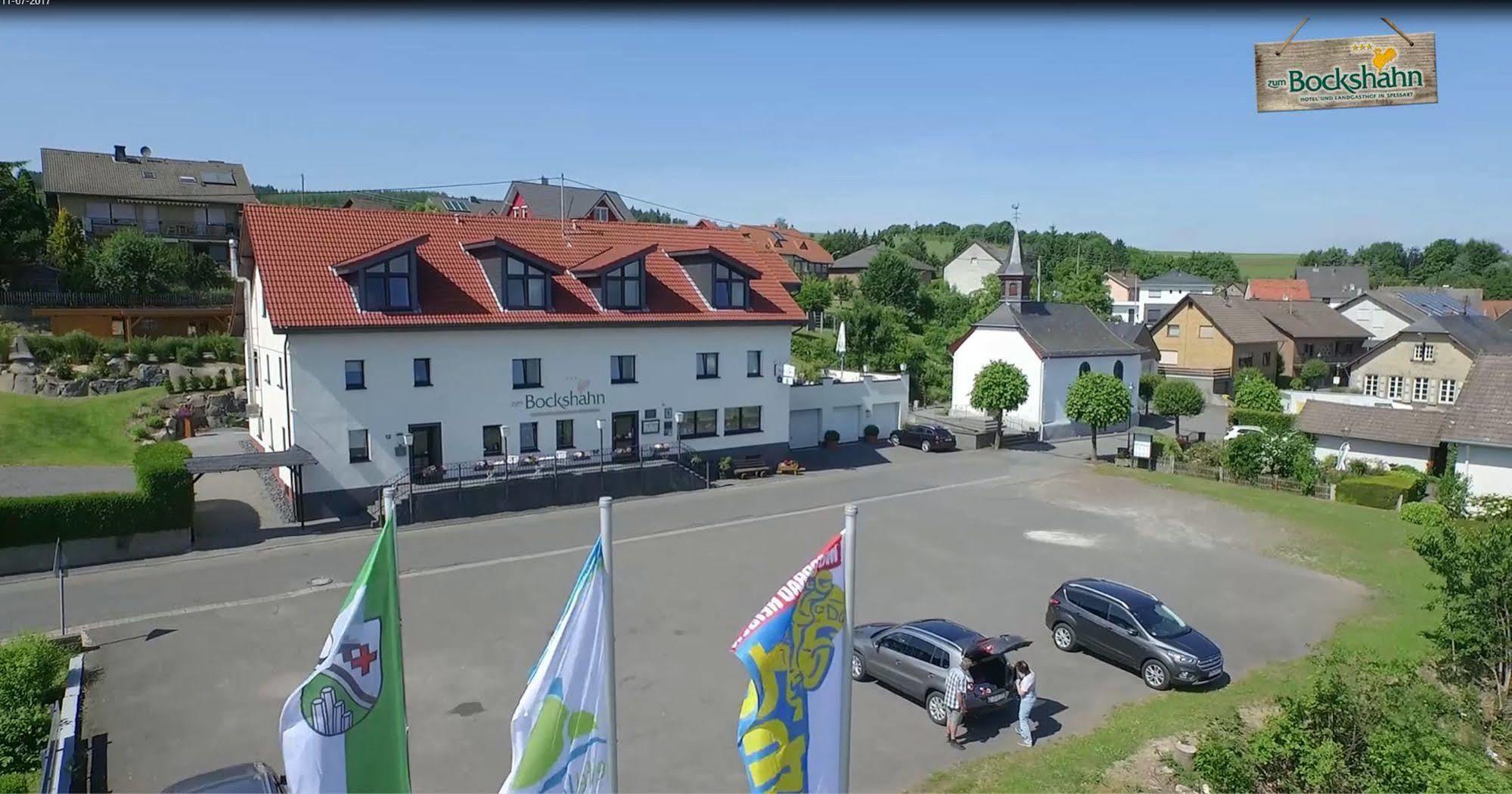 Hotel Und Landgasthof Zum Bockshahn Spessart  Экстерьер фото